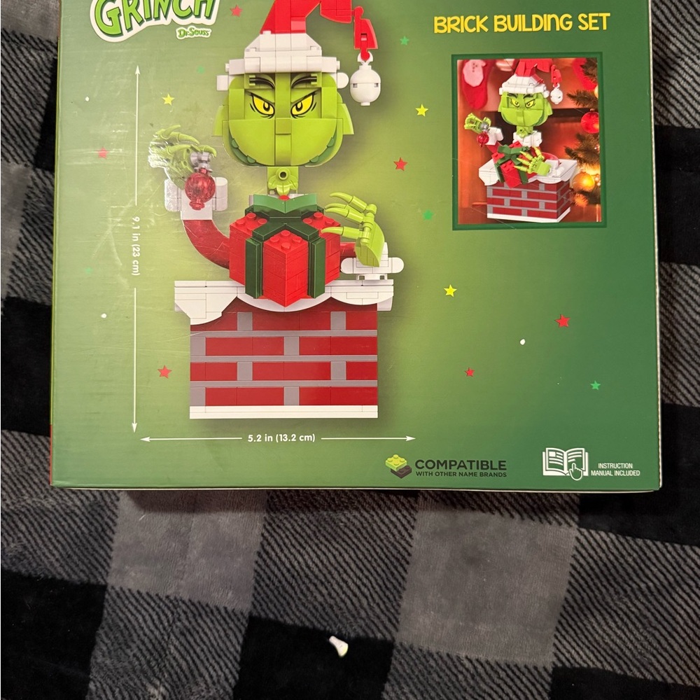 The Grinch Brick Building Set - Picture 2 of 2